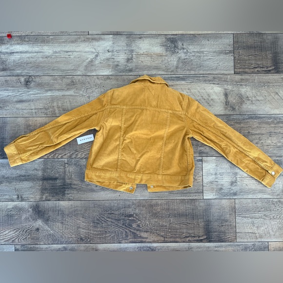 Pacsun mustard corduroy trucker jacket. Medium. Pacsun logo embossed on buttons - Picture 3 of 4